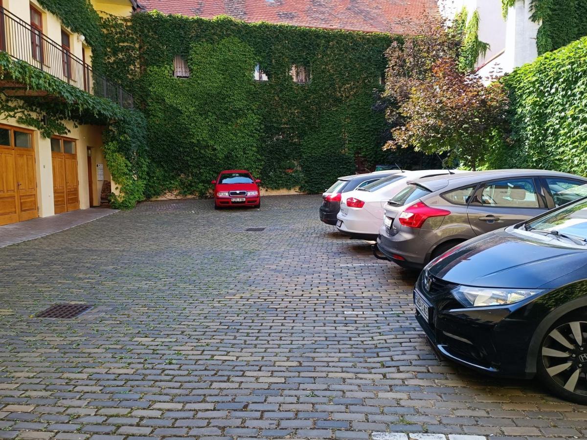 Penzion U Cisare Zikmunda Znojmo Buitenkant foto