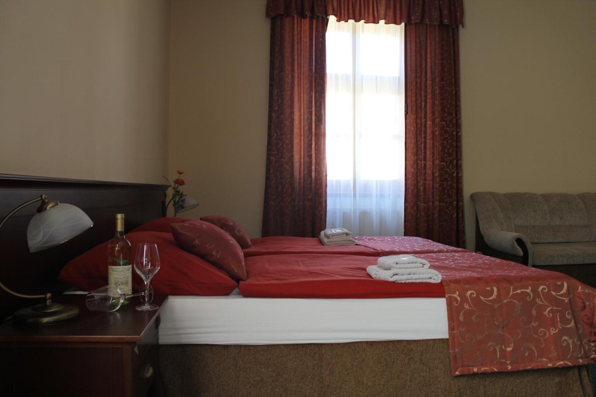 Penzion U Cisare Zikmunda Znojmo Kamer foto